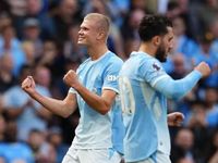MU thua Man City trong thế hơn người, đối diện áp lực chồng chất