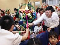 Trung thu yêu thương: Tiếp thêm động lực cho học sinh các trường chuyên biệt