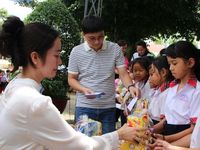 Trung Thu đến sớm với học trò vùng khó Cư Prao