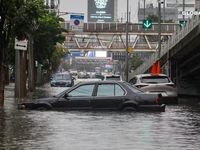 Hình ảnh Bangkok ngập trong 'biển nước' sau gần 48 giờ mưa xối xả
