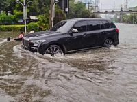 Hình ảnh Bangkok ngập trong 'biển nước' sau gần 48 giờ mưa xối xả