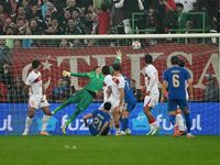 Italia thắng tưng bừng trên đất Thổ Nhĩ Kỳ
