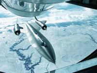 Trinh sát cơ SR-71 phải dùng nhiên liệu JP-7 đặc biệt