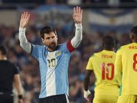 Messi rực sáng trong lần cuối khoác áo tuyển Argentina