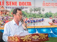 Sôi nổi thi tài đua ghe Ngo mini mừng lễ Sene Dolta