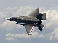 Tại sao phi công Mỹ 'ghét' F-22, thích F-35?