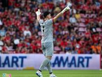Văn Lâm bắt chính, Muangthong Utd để thua ở trận ra quân Thai League