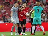 Văn Lâm bắt chính, Muangthong Utd để thua ở trận ra quân Thai League
