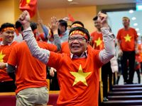 Điểm nóng fanzone Bộ Ngoại giao ở Mỹ Đình cổ vũ U22 Việt Nam đấu U22 Indonesia