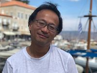 Cha đẻ 'đế chế' sugar daddy từng là mọt sách, tự ti và nhát gái