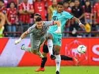 Thủ môn Đặng Văn Lâm lại ghi dấu ấn tại Muangthong Utd; HLV Park Hang-seo tri ân CLB Hà Nội