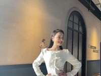 Nhã Phương catwalk điêu luyện, ngầm khoe nhan sắc ngọc nữ khiến fan say đắm