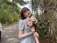 Thiều Bảo Trâm khoe chân nuột nà dài miên man trong dáng váy bánh bèo