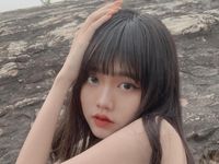 Cổ vũ Euro 2020, hot girl TikTok triệu follow gây chú ý vì điều này?