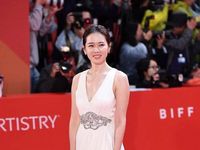 Thời trang 'trắng tinh khôi' của Son Ye Jin xứng tầm nữ thần: Đỉnh nhất là khi thành cô dâu của Hyun Bin