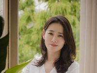 Thời trang 'trắng tinh khôi' của Son Ye Jin xứng tầm nữ thần: Đỉnh nhất là khi thành cô dâu của Hyun Bin