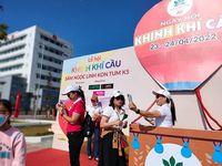 Nô nức ngày hội khinh khí cầu Kon Tum