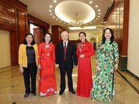 Tổng Bí thư gặp mặt đại biểu dự Đại hội XI Hội Chữ thập Đỏ Việt Nam