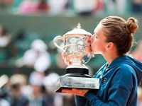 Cuộc sống của Simona Halep trước khi dương tính với doping