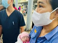 Bé gái chào đời an toàn trên chuyến tàu SE22
