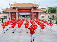 Lãnh đạo tỉnh viếng, dâng hương Chủ tịch Hồ Chí Minh