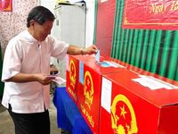 Cử tri là chức sắc, chức việc, đồng bào tôn giáo TP Cần Thơ hăng hái tham gia bầu cử