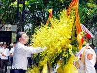 Tổng Bí thư, Chủ tịch nước dâng hương tại Nghĩa trang liệt sỹ Trường Sơn