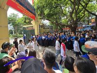 Buổi thi đầu tiên vào lớp 10 tại ngôi trường 'náo nhiệt' nhất Hà Nội