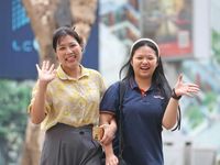 Thí sinh bước vào môn thi đầu tiên Kỳ thi tuyển sinh lớp 10 công lập Hà Nội