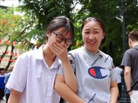Đồng hành cùng con 'vượt vũ môn'