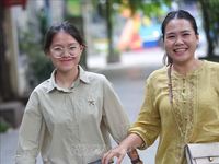 Đồng hành cùng con 'vượt vũ môn'