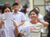 Hình ảnh thí sinh cả nước bước vào Kỳ thi tốt nghiệp THPT 2026
