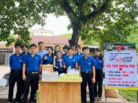 Màu áo xanh lan tỏa yêu thương, đồng hành sĩ tử Quảng Trị trong mùa thi