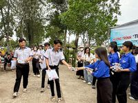 Điểm tựa cho sĩ tử vùng biển vượt vũ môn