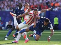 Mbappe ghi bàn thứ 7, tuyển Pháp nhọc nhằn đánh bại Paraguay
