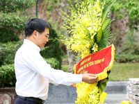 Phó Thủ tướng Nguyễn Văn Thắng tri ân các anh hùng liệt sĩ tại những 'địa chỉ đỏ' miền Trung
