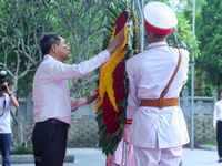 Thủ tướng Lê Minh Hưng dâng hương tại Nghĩa trang liệt sĩ quốc gia Vị Xuyên (Tuyên Quang)