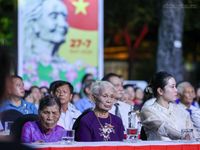 Cầu truyền hình 'Sao sáng dẫn đường': Tôn vinh và tri ân sự hy sinh cao cả của các Anh hùng liệt sĩ