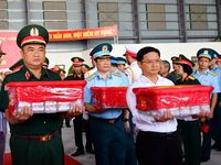 Chuyến bay đặc biệt mang hy vọng 'Trả lại tên cho anh'