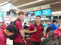 ĐT Việt Nam hân hoan về nước sau chiến thắng Thái Lan, chờ nâng cúp AFF Cup ở Mỹ Đình