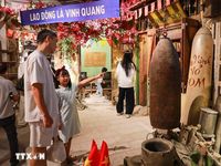 'Tour Yêu nước': Chạm vào ký ức Hà Nội một thời