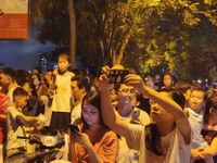 Pháo hoa rực trời hồ Tây, Hà Nội đón Quốc khánh trong bình yên