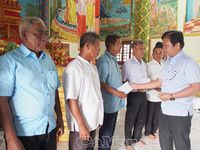 Lãnh đạo tỉnh thăm, chúc mừng các chùa Khmer nhân lễ Sene Dolta