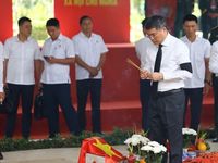 Đón 731 Anh hùng liệt sĩ về với đất mẹ