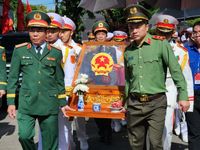 Đón 731 Anh hùng liệt sĩ về với đất mẹ