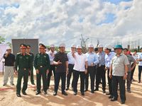 Phó Thủ tướng Lê Tiến Châu kiểm tra thực địa trường nội trú liên cấp tại tỉnh Quảng Trị