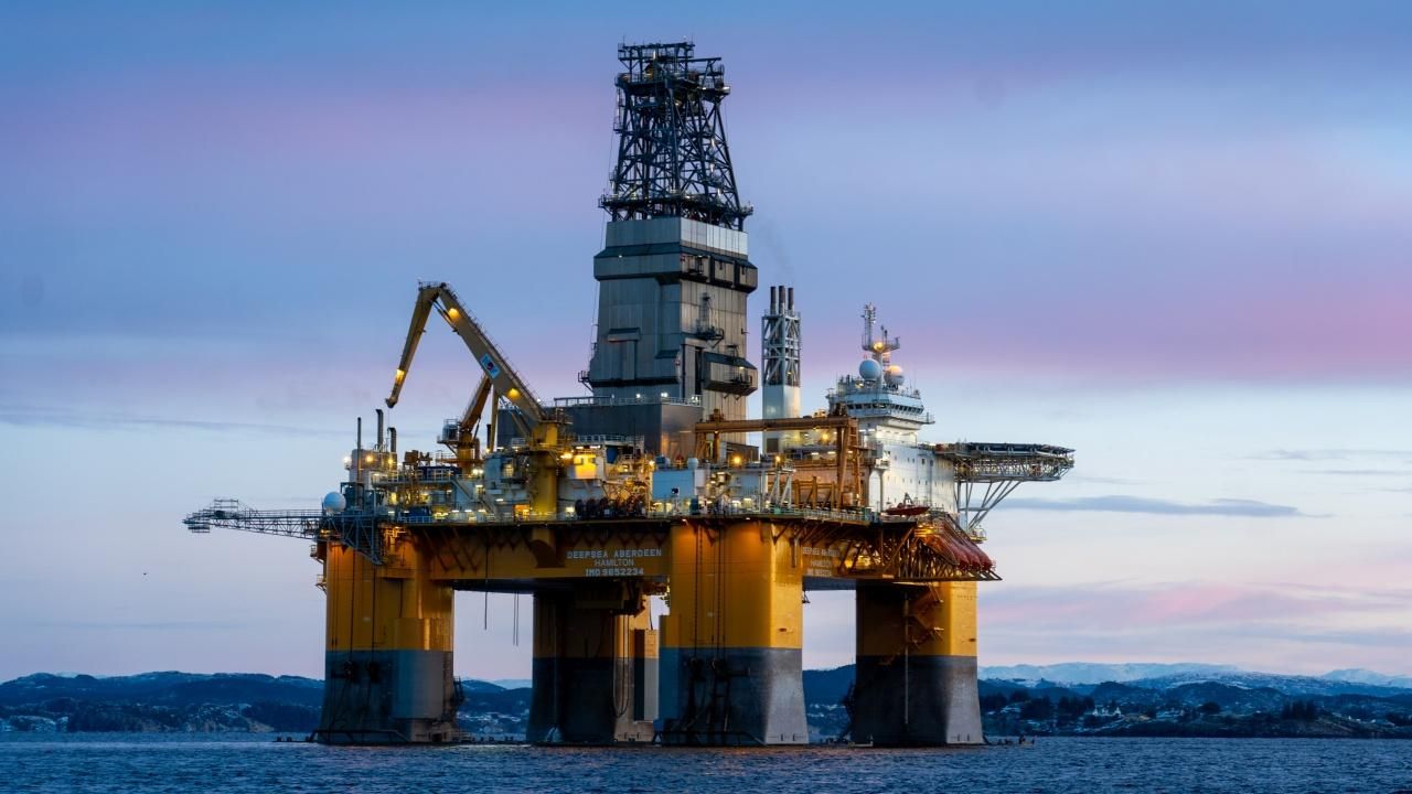 Giá xăng dầu hôm nay 4/11: OPEC+ không muốn đẩy giá dầu thô xuống dưới ngưỡng 50 USD/thùng