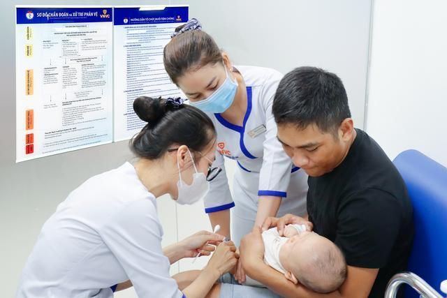 Tiêm sớm vắc xin phế cầu 20 và não mô cầu cho trẻ em từ 6 tuần tuổi