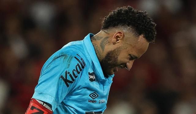 Neymar bị chỉ trích một cách tàn nhẫn