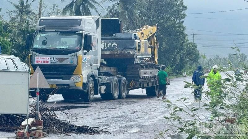 Giao thông toàn quốc còn 19 vị trí quốc lộ bị ách tắc do mưa lũ